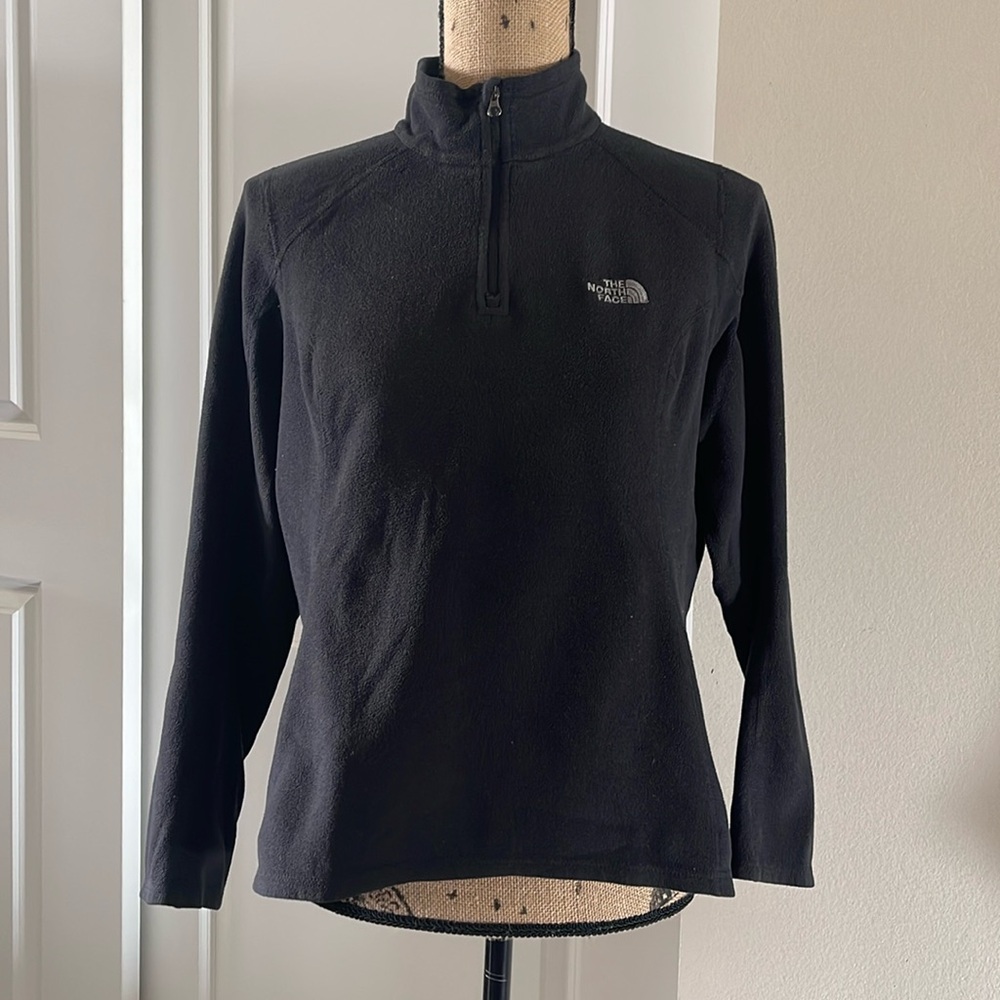 The North Face Black Fleece Sweater. M